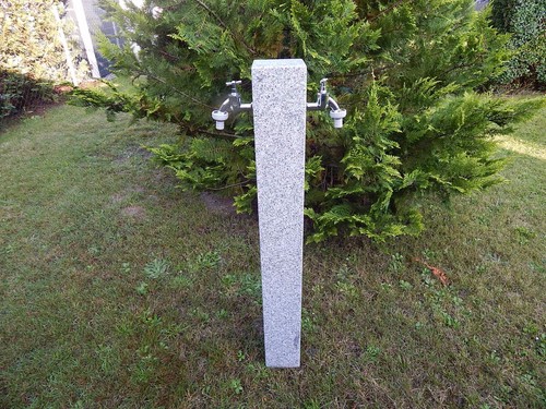 Wasserzapfsäule aus granit - wasserzapfsäule,