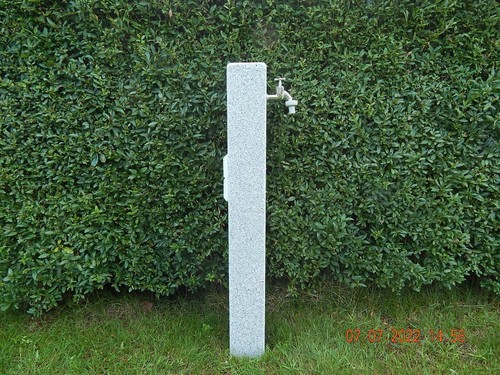 Wasserzapfsäule aus granit - aus,